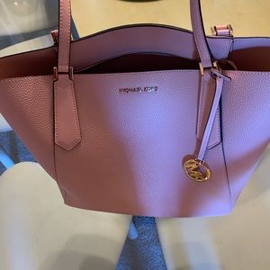 Michael Kors Bags - Michael Kors shoulder bag Michael Kors Bags - Michael Kors shoulder bag